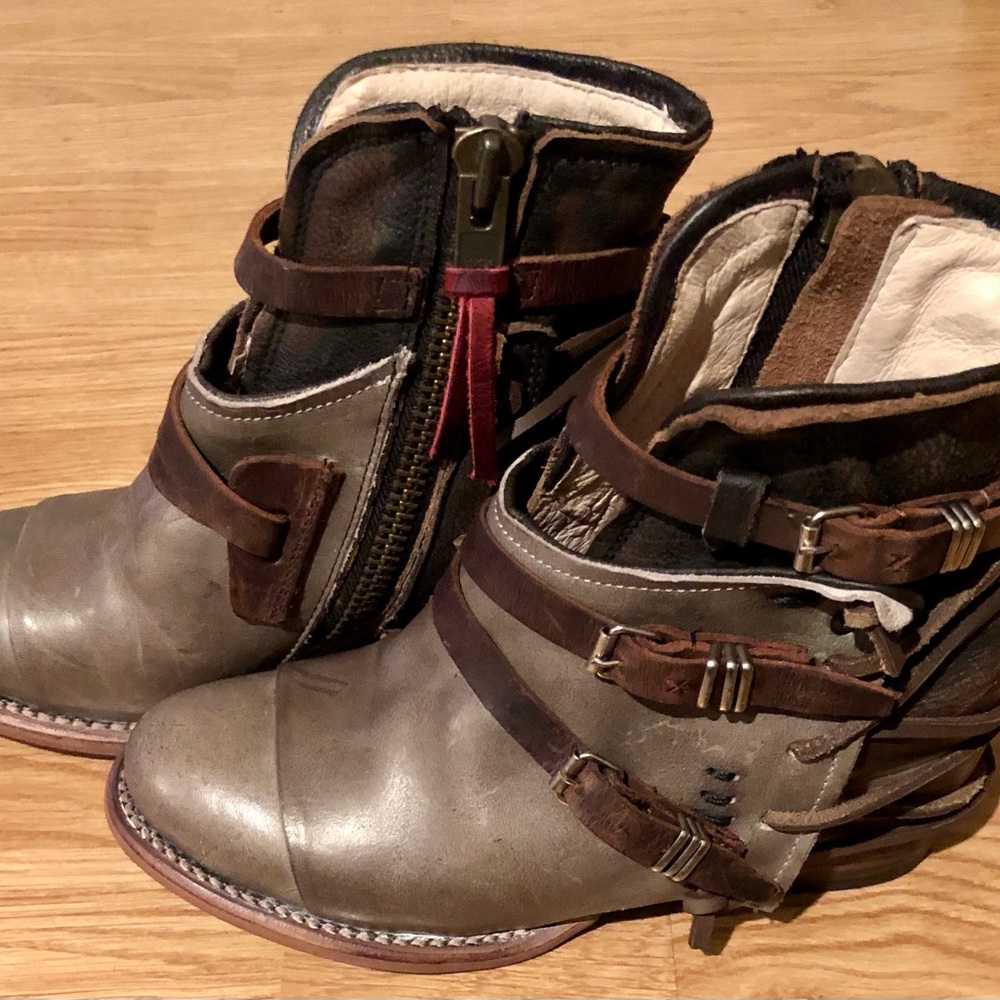 Freebird Crue Grey Multi  Bootie Size 7